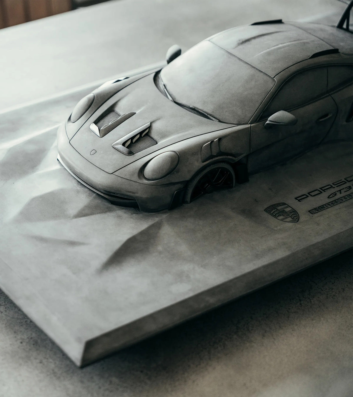 Porsche 911 GT3 RS (992) Concrete Sculpture – Limited Edition | Porsche Design Deals