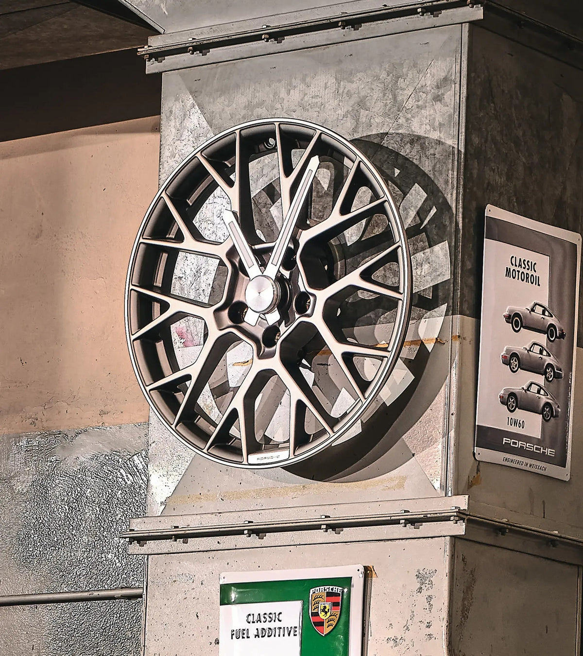 Wheel rim wall clock – Porsche Originals | Porsche Design Deals
