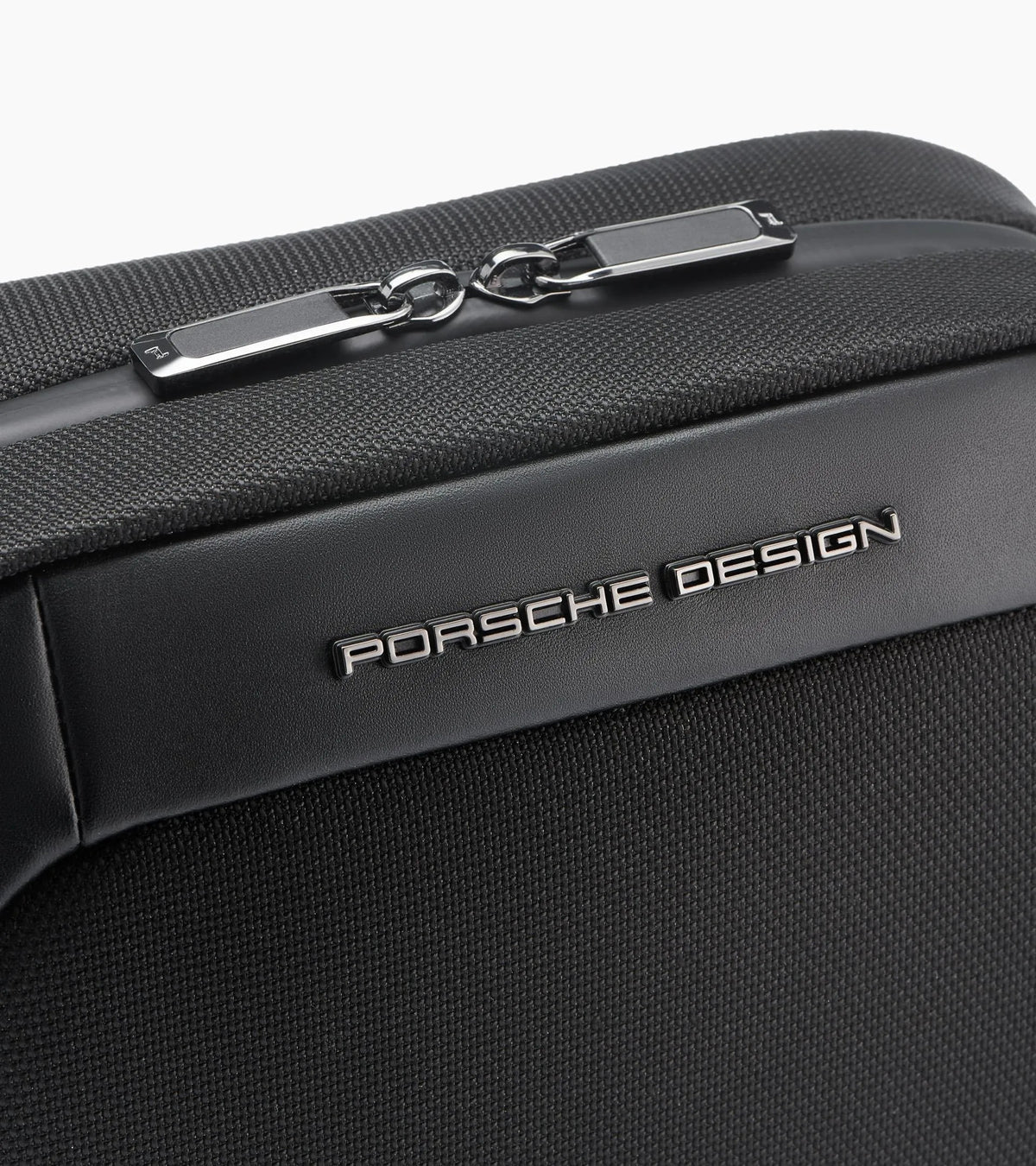 Roadster Nylon Washbag M | Porsche Design Special Offer