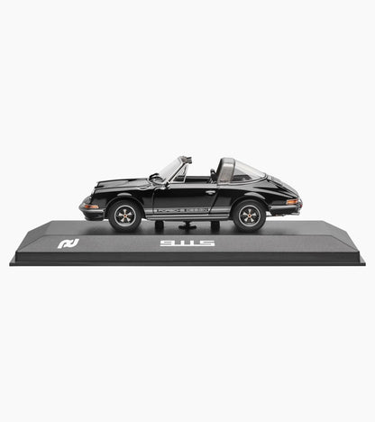 Porsche 911 S 2.4 Targa (1972) | Porsche Design Signature