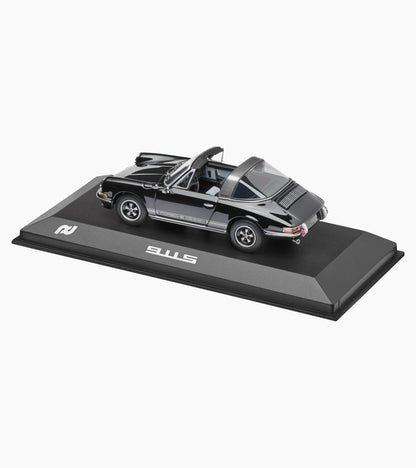 Porsche 911 S 2.4 Targa (1972) | Porsche Design Signature